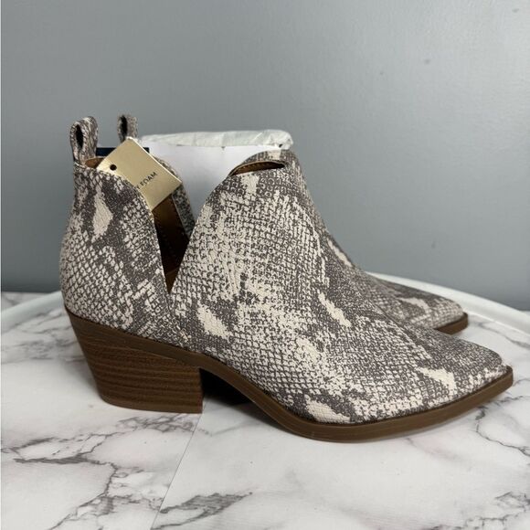 Universal Thread Women’s Boots Booties sz 7 Snakeprint NEW # V-28 - Picture 1 of 10